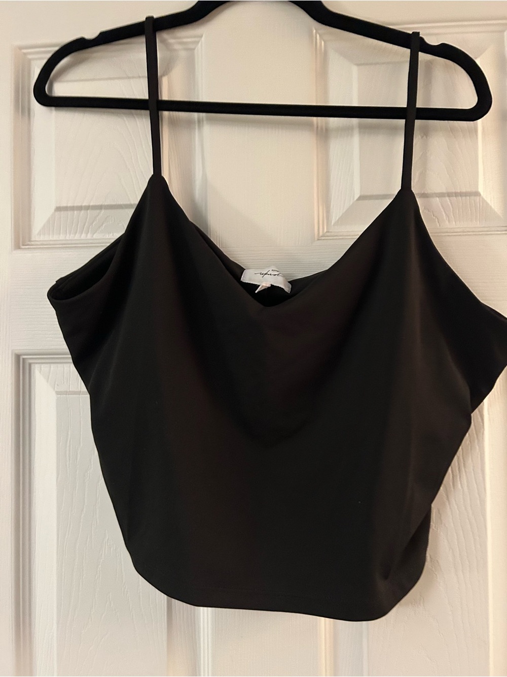 Black Spaghetti Strap Cropped Tank Top